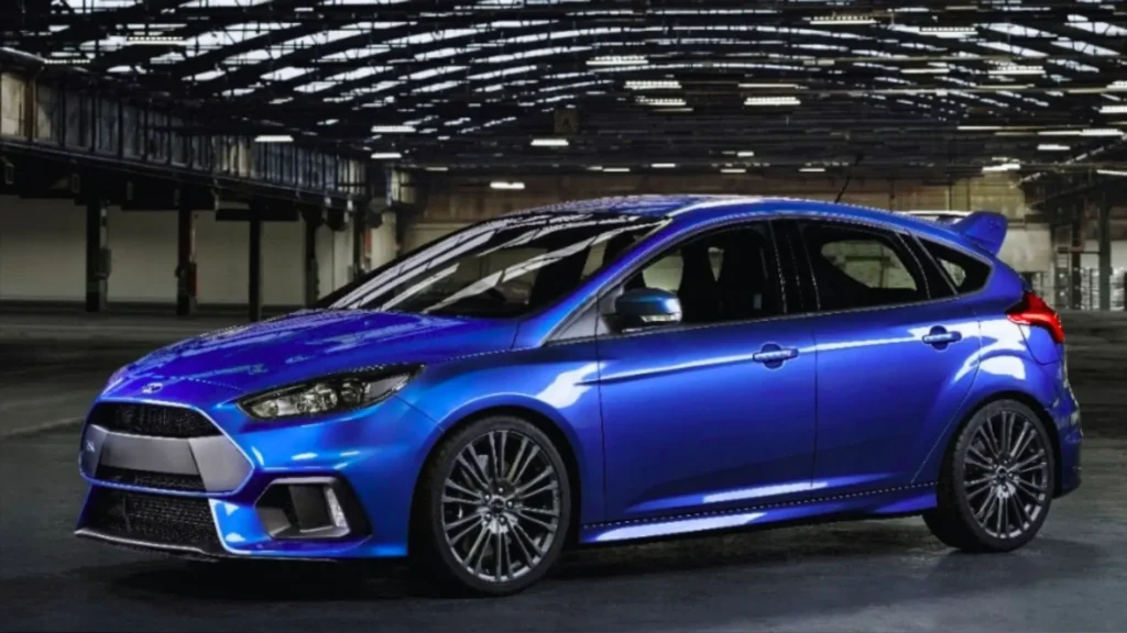 Ford Focus RS exterior design highlighting sporty body lines