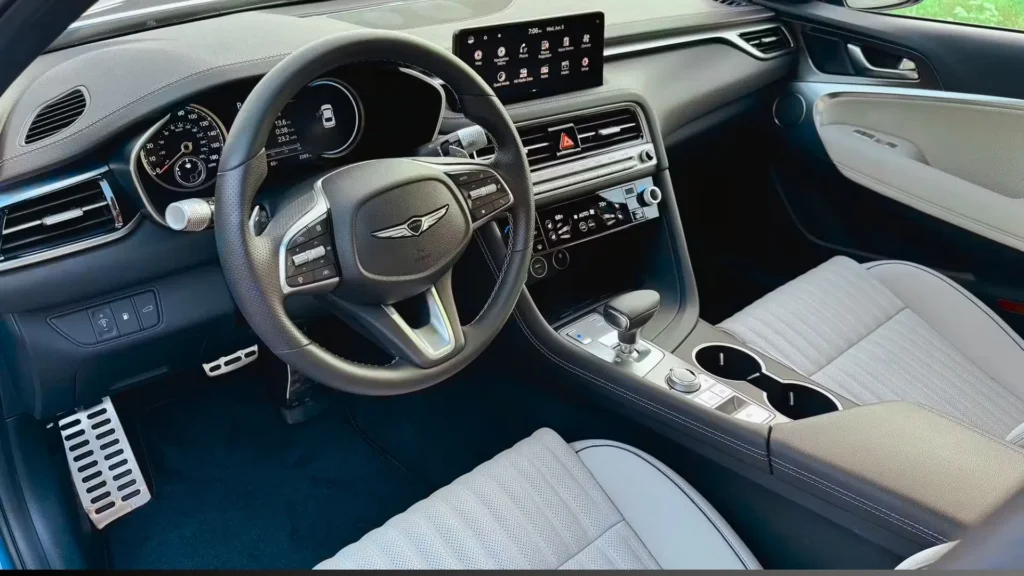 2024 Genesis G70 interior dashboard and digital display