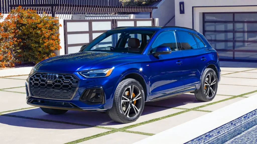 2025 Audi Q5 side profile highlighting sleek SUV design
