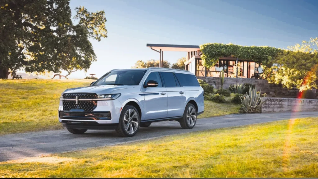 Side profile of 2025 Lincoln Navigator spacious family SUV